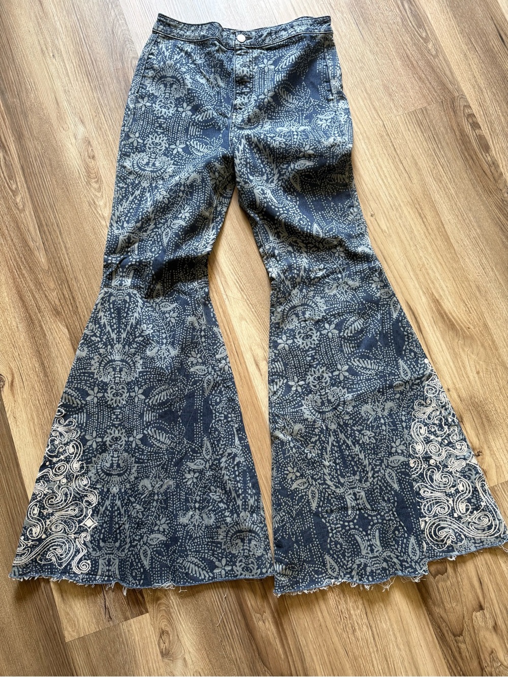 Free people Women's Navy Printed Flare Jeans